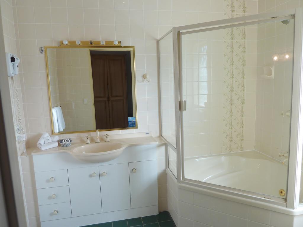 Puffers Inn Loganholme Стая снимка